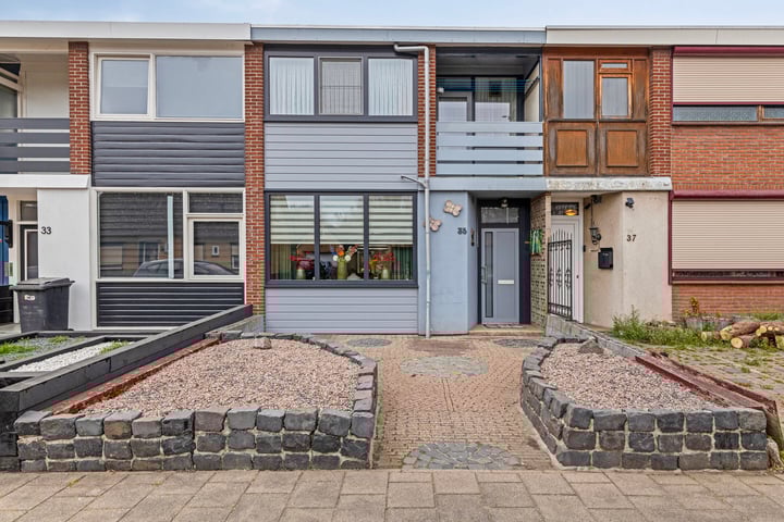 Beneluxstraat 35 in Sas van Gent foto