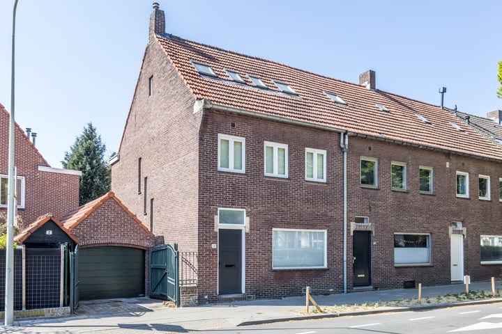 Benzenraderweg 54 in Heerlen foto