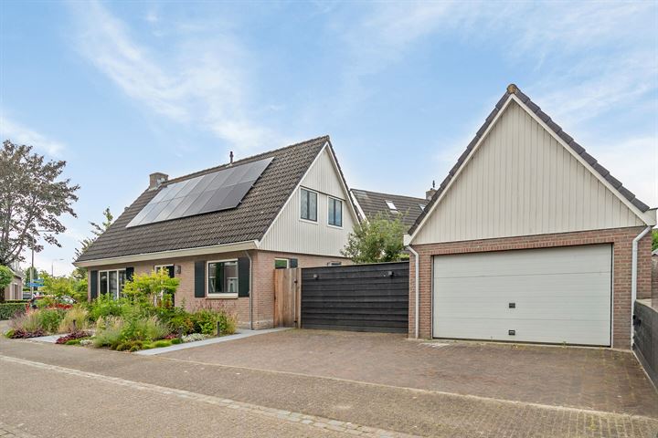 Bereklauw 54 in Udenhout foto