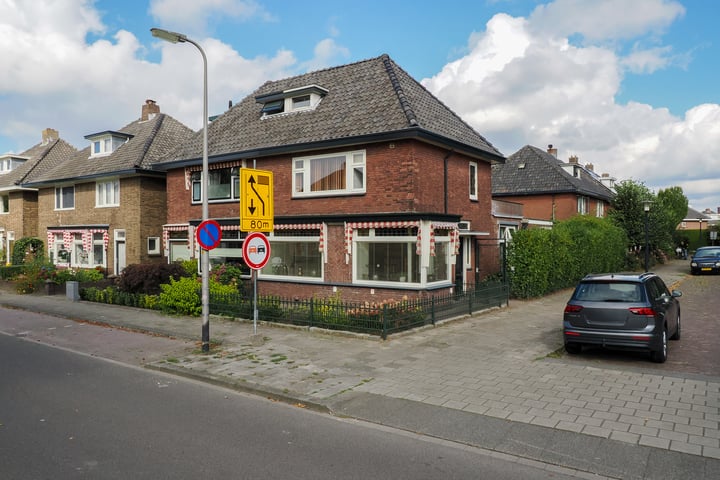 Berfloweg 121 in Hengelo foto