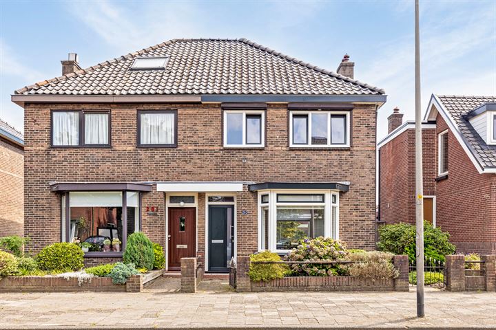 Berfloweg 203 in Hengelo foto