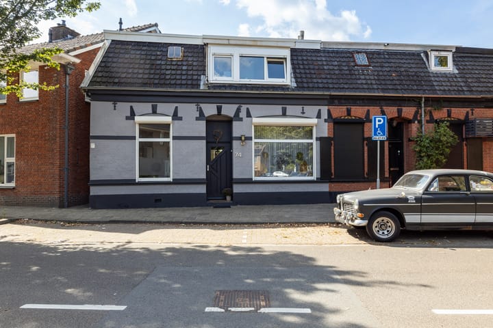 Berfloweg 74 in Hengelo foto