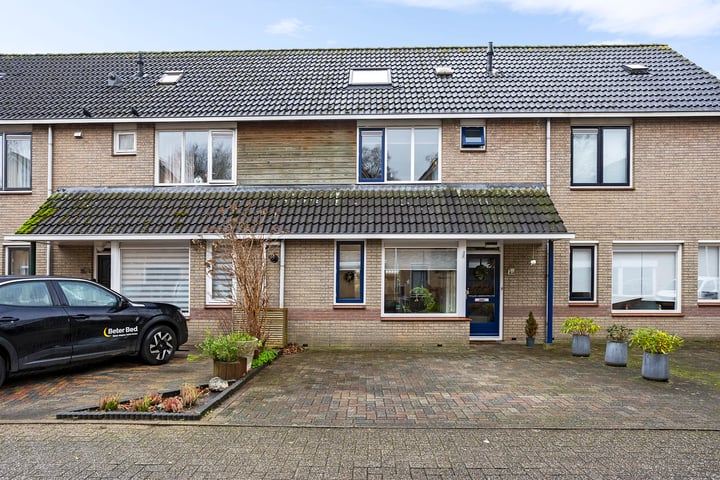 Bergeend 24 in Emmen foto