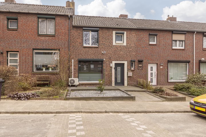 Bergplein 26 in Hoensbroek foto