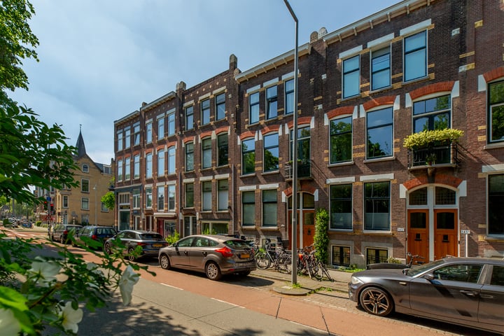 Bergselaan 147A in Rotterdam foto