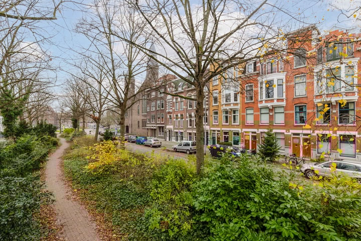 Bergselaan 161A in Rotterdam foto