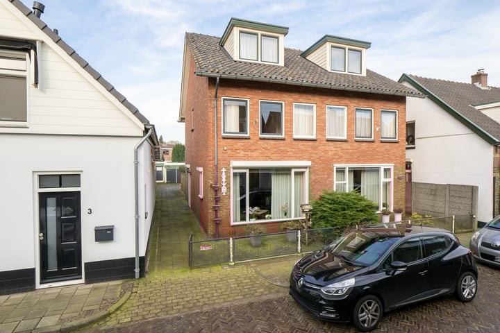 Berkweg 5 in Hengelo foto