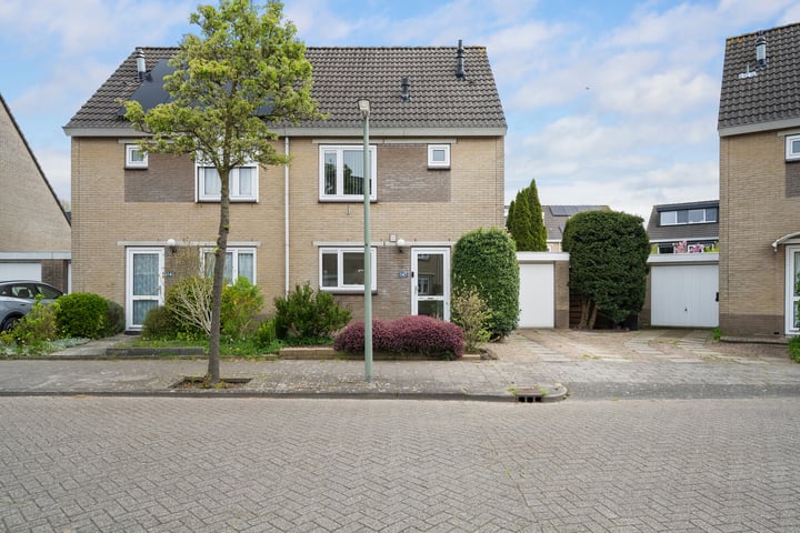 Berlage-erf 147 in Dordrecht foto