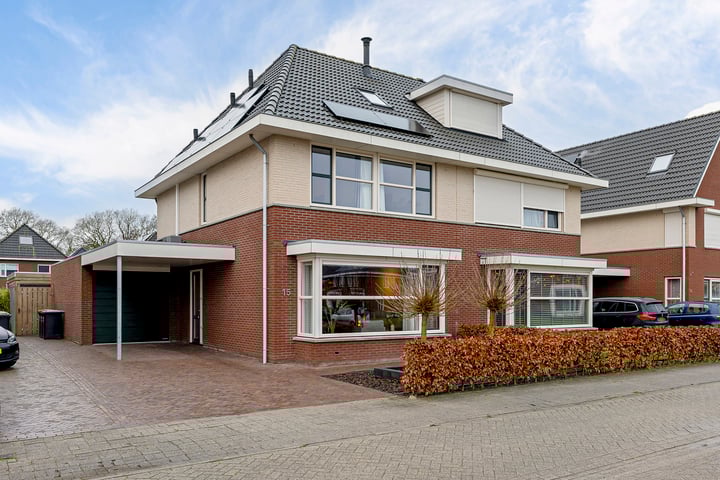 Bernagietuin 15 in Emmen foto