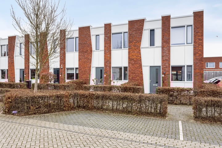 Bernardus van den Bergweg 4 in Deventer foto