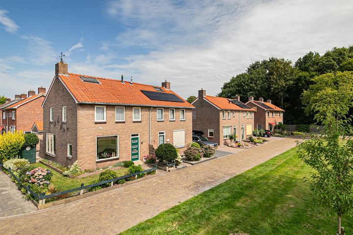 Bernhardlaan 13 in Wolvega foto