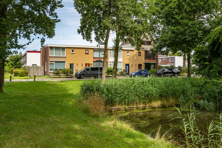 Bernhardlaan 27 in Groningen foto