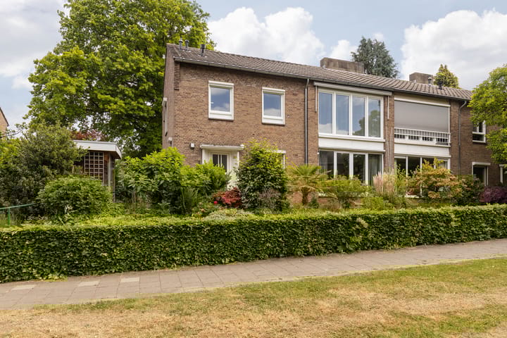 Bernhardlaan 30 in Sittard foto