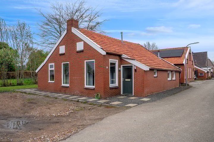 Bernhardlaan 7 in Oostwold foto