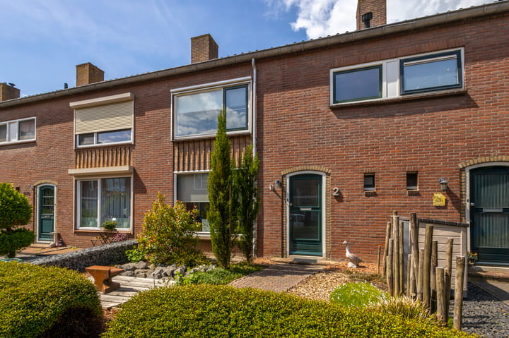 Bernhardstraat 2 in Groot-Ammers foto