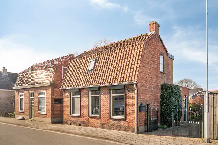 Bernhardstraat 2 in Westdorpe foto