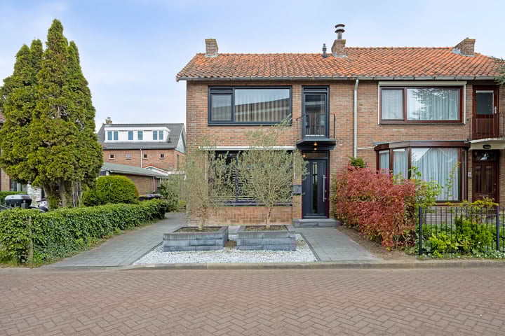 Bernhardstraat 20 in Rhoon