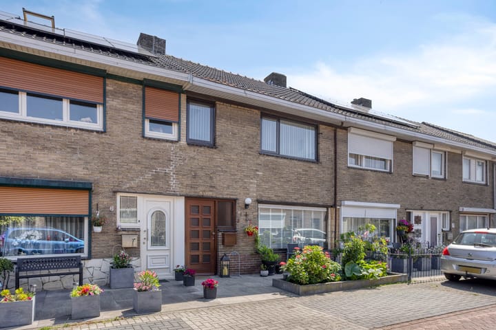 Foto van woning Bernhardstraat 8, Terneuzen