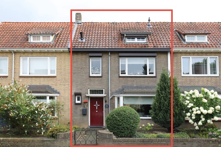 Bernhardstraat 8 in Geleen foto