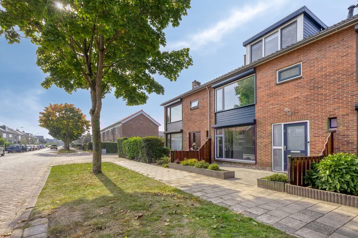 Bernhardstraat 89 in Numansdorp