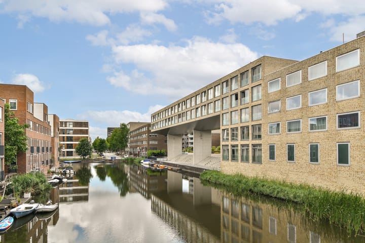 Bert Haanstrahof 14 in Amsterdam