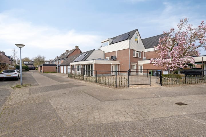 Besançonlaan 1 in Eindhoven foto