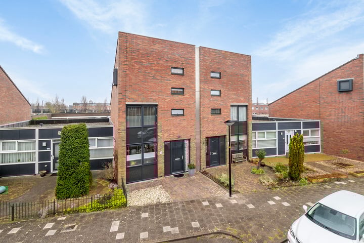 Betje Wolfftuin 11 in Heerhugowaard foto
