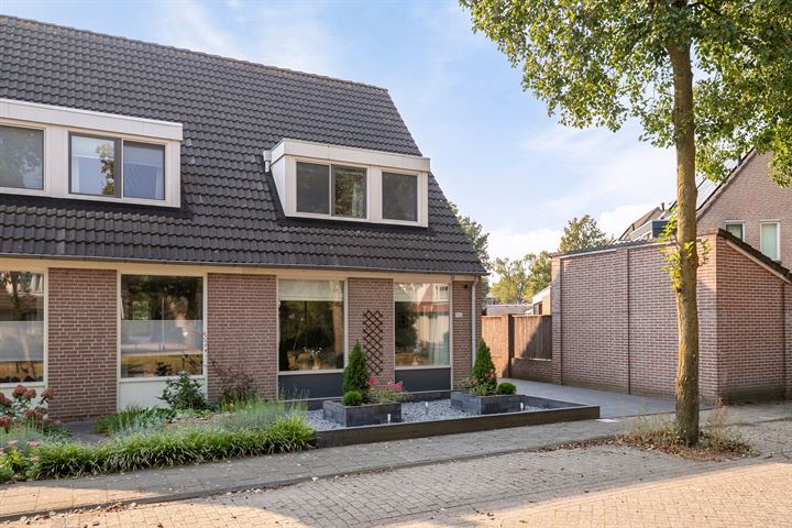 Betuwehof 106 in Helmond foto