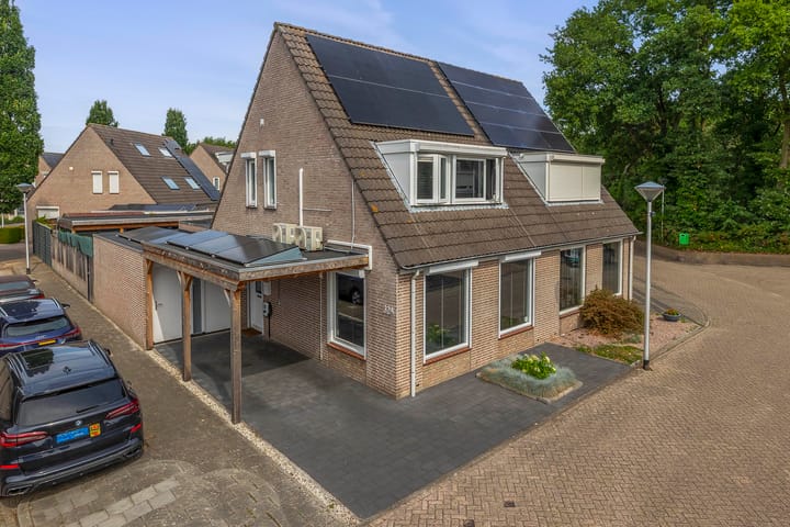 Betuwehof 32A in Helmond foto