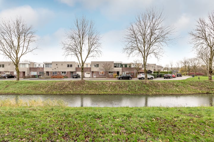 Beukenhof 100 in Lelystad foto