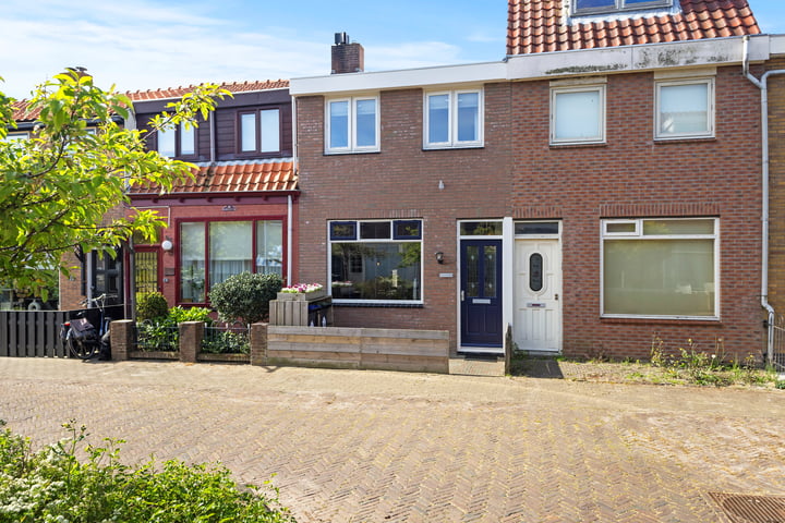 Beukenkampstraat 16 in Den Helder foto