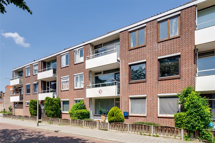 Beukenlaan 13 in Rozenburg foto