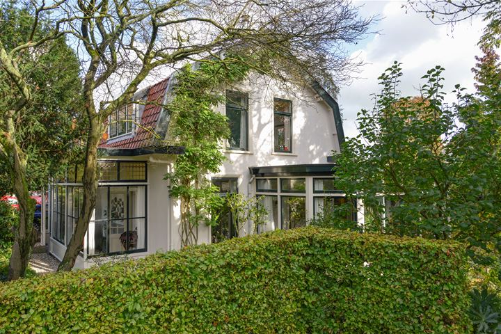 Beukenlaan 16 in Baarn foto