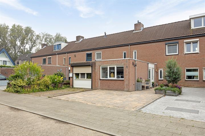 Beukenlaan 6 in Klundert foto
