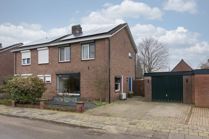 Beukenstraat 4 in Gendringen foto