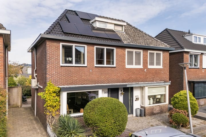 Beukstraat 32 in Enschede foto