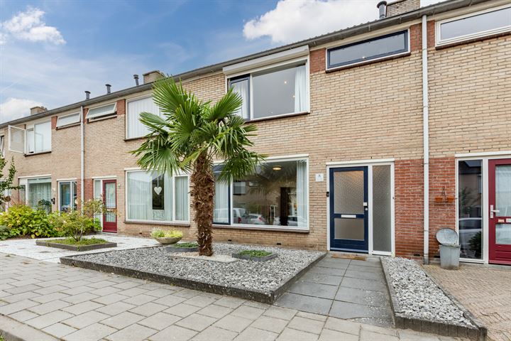 Beukstraat 8 in Steenbergen foto