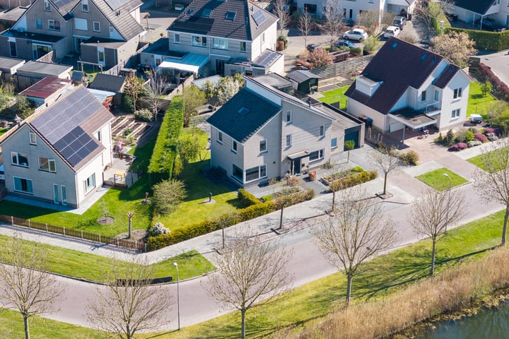Beveland 5 in Emmeloord foto