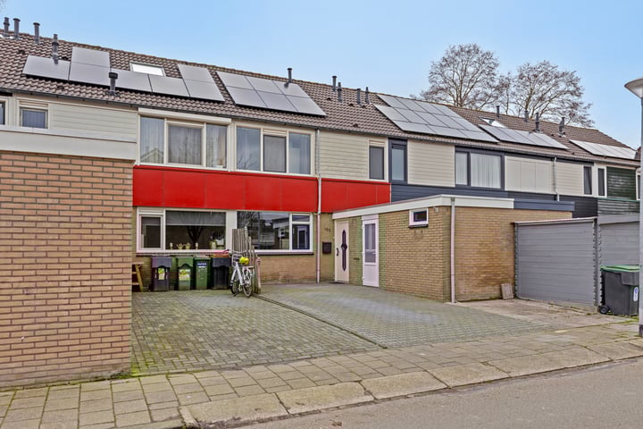 Beverhof 155 in Winschoten foto