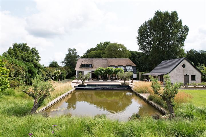 Bevermeerseweg 8 in Angerlo foto