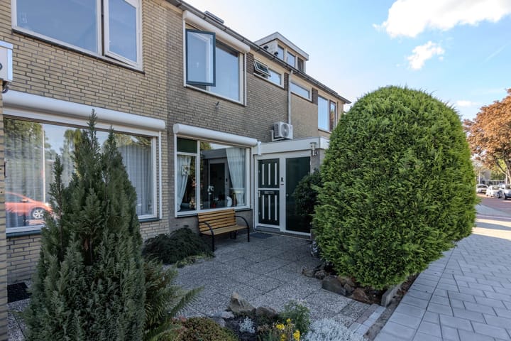 Beverveen 494 in Spijkenisse foto