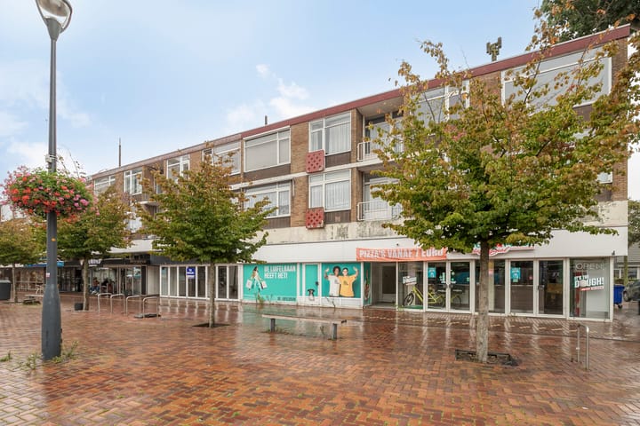 Bevrijdingsplein 26 in Leiden foto