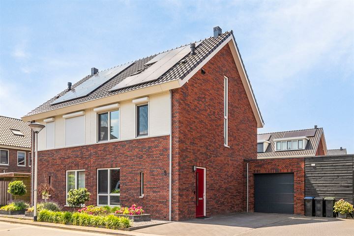 Bezemheide 5 in Helmond foto
