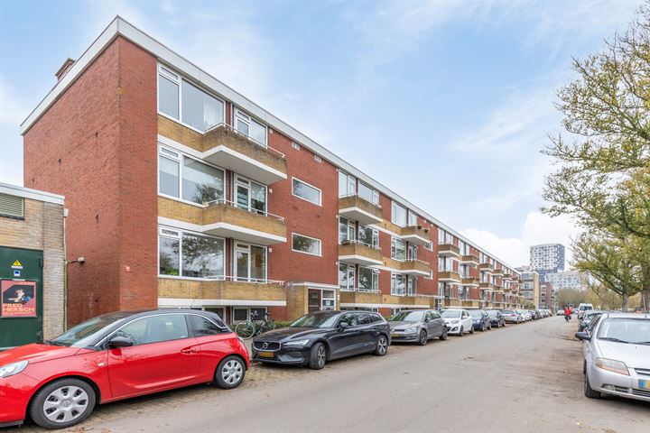 Bezettingslaan 2 in Groningen foto