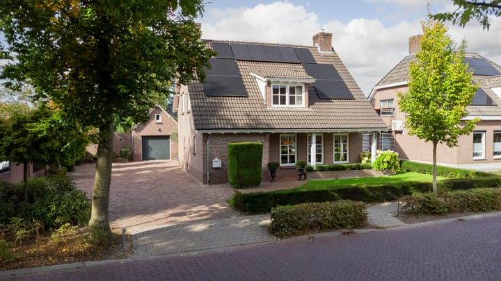 Bieshof 1 in Hoogeloon foto