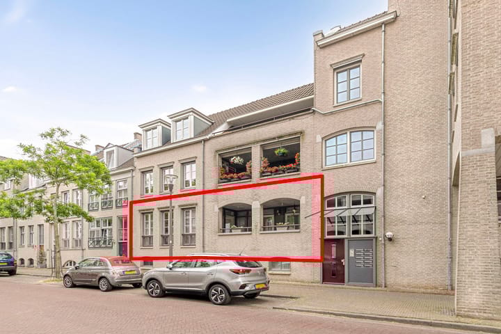 Biezenlaan 6 in Helmond foto