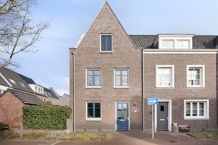 Biezenoever 3 in Roelofarendsveen foto