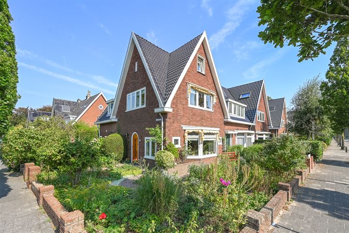 Bijweglaan 1 in Bennebroek foto