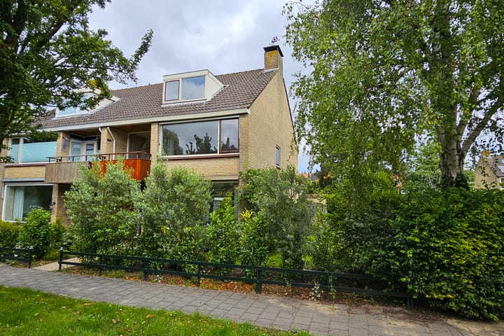 Bilderdijklaan 11 in Driehuis NH foto