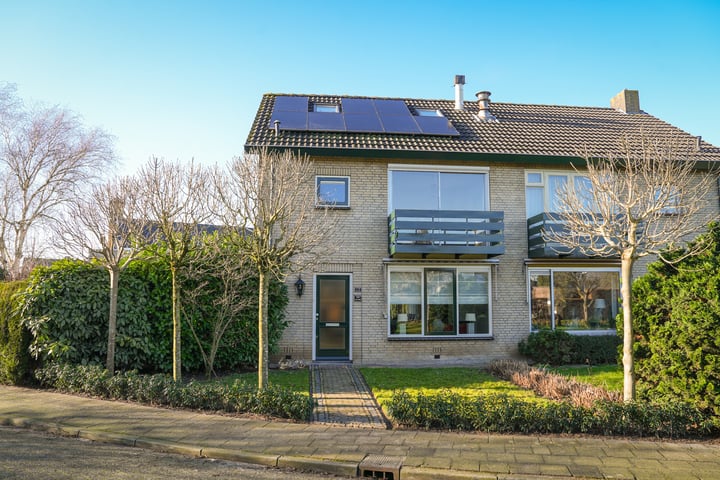 Bilderdijkstraat 12 in Kesteren foto
